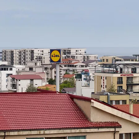 Azure Bliss Terrace דירה Năvodari