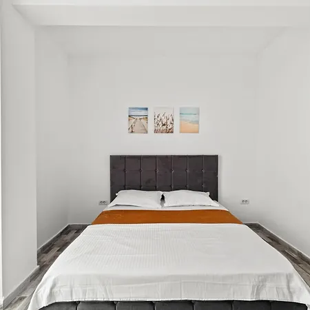 Azure Bliss Terrace Apartment *